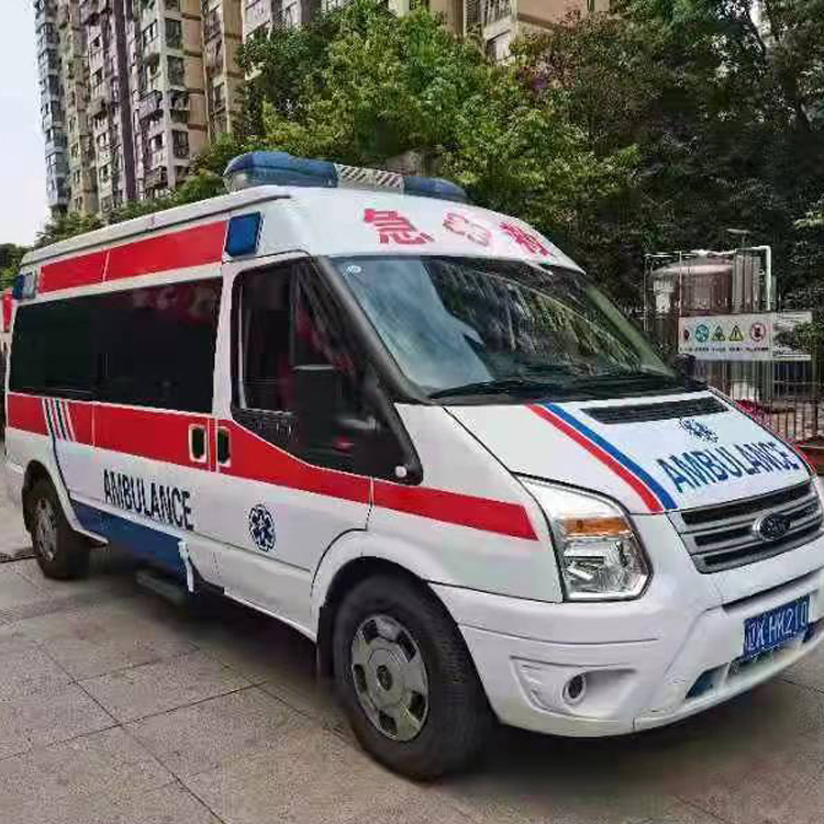 新建长途救护车护送病人返乡